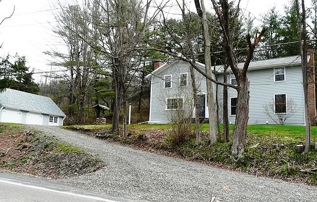 184 Coleman Ave photo 1