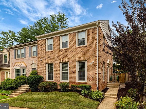 3rd image of 5720 Crownleigh Ct