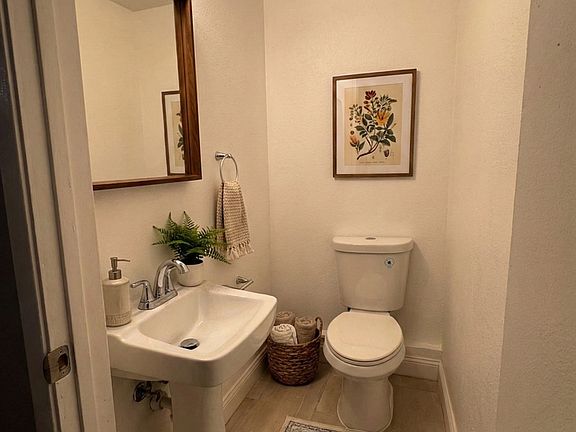 3rd image of 2161 Northwood Cir Unit A
