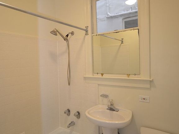 4th image of 1775 Ofarrell St APT 5