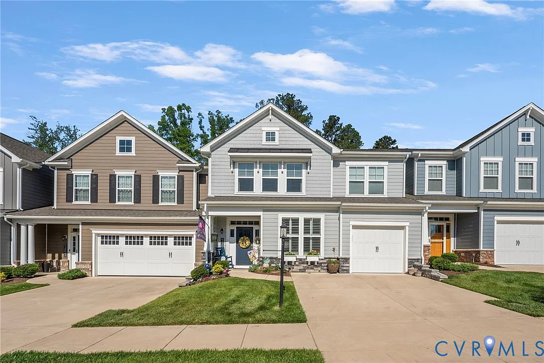 3 bed, 3.0 bath, 2335 sqft, $3,200 — Photo 1