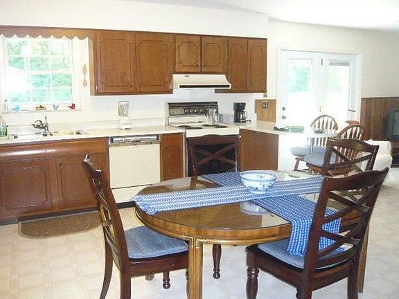 3rd image of 5158 Dee Alva Dr
