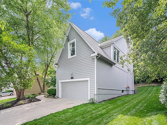 5th image of 6710 Red Oak Dr