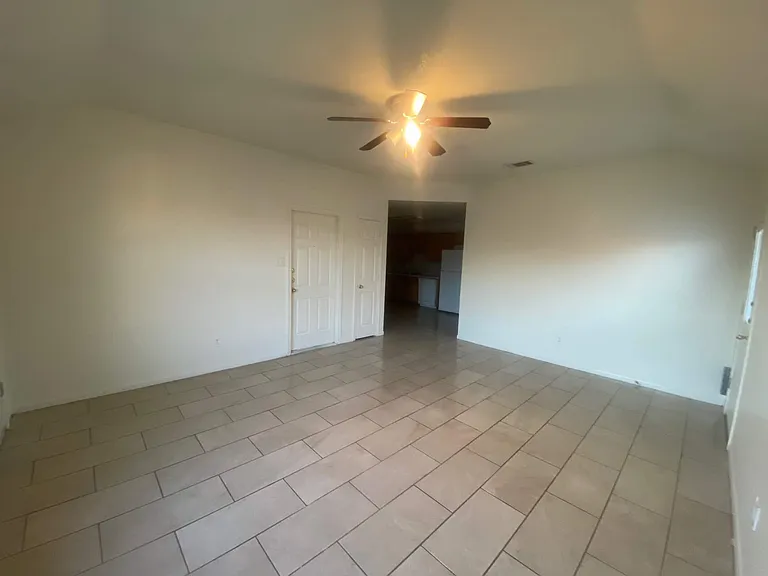 103 Castellon Ct #B — Photo 3