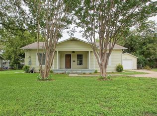 329 N Douglas Ave, Cleburne, TX 76033