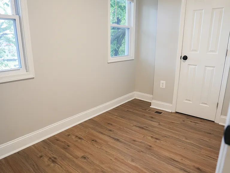 418 Freeman St — Photo 11