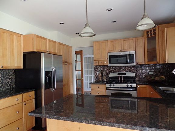 3rd image of 1620 Kennedy Dr