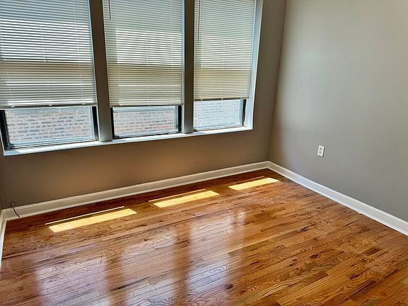 2nd image of 4949 S Calumet Ave #3