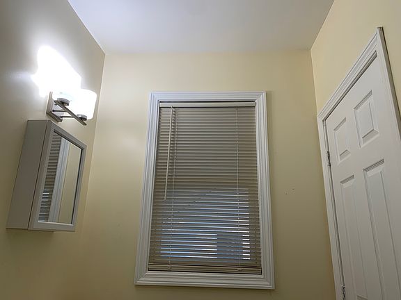 4th image of 227 Hillside Ave #10960578