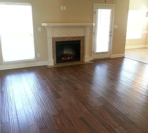 4th image of 4390 Creekview Dr