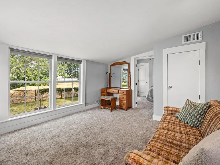 2120 Leander St — Photo 14