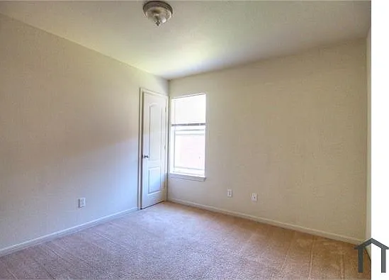 3 bed, $1,095 — Photo 4