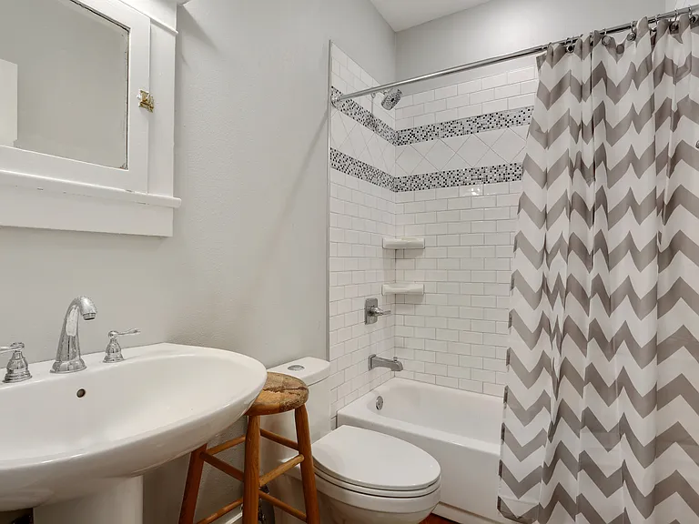 2315 Joliet St — Photo 5