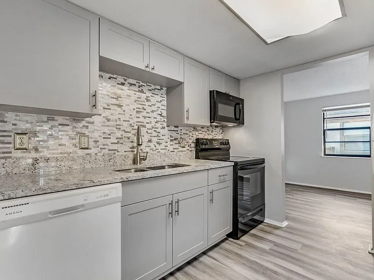 4907 Lake Ridge Rd #H — Photo 6