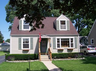 997 S Spring Rd, Elmhurst, IL 60126