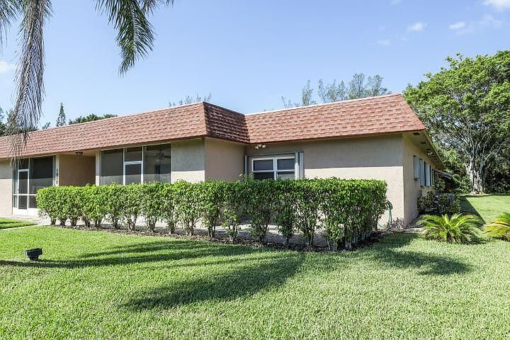 1st image of 1912 Palmland Dr #4