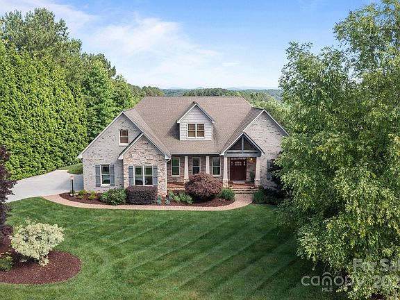2nd image of 753 River Bend Dr