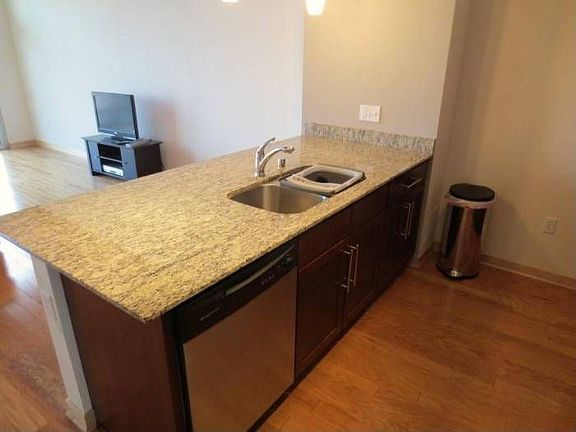 Large Island w/ Granite
