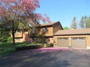 748 Country Club Rd, Greenfield, MA 01301