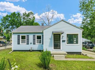 1211 Garden Ln, Champaign, IL