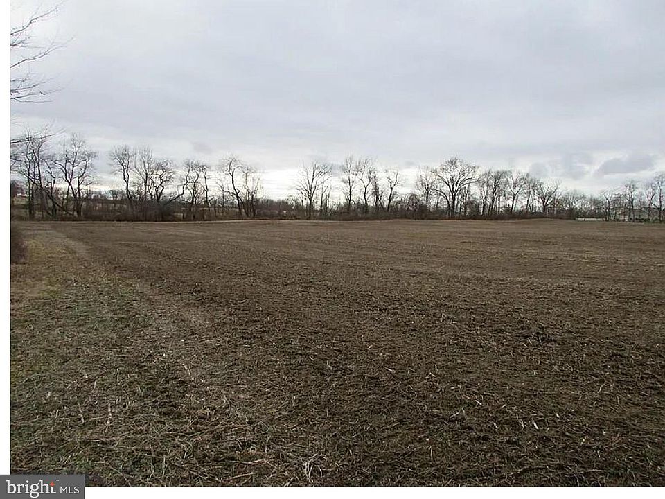 2nd image of 2311 Ridgeview Rd