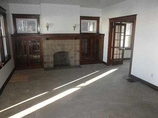5th image of 3715 Main St