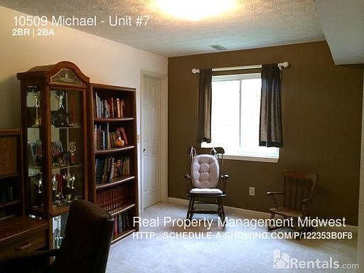 3rd image of 10509 Michael Dr Unit 7