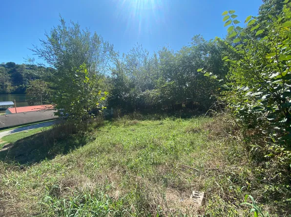 127 Lotus Avenue, Rockaway Beach, MO 65740