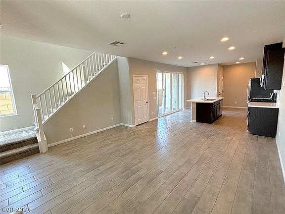 4th image of 4583 Queens Hill St