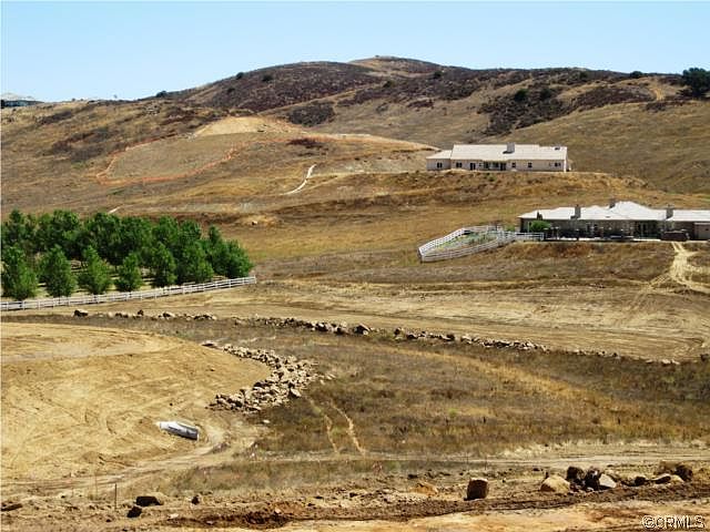 2nd image of Vineyard View