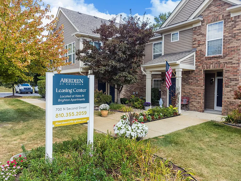 Aberdeen of Brighton Apartments — Photo 16