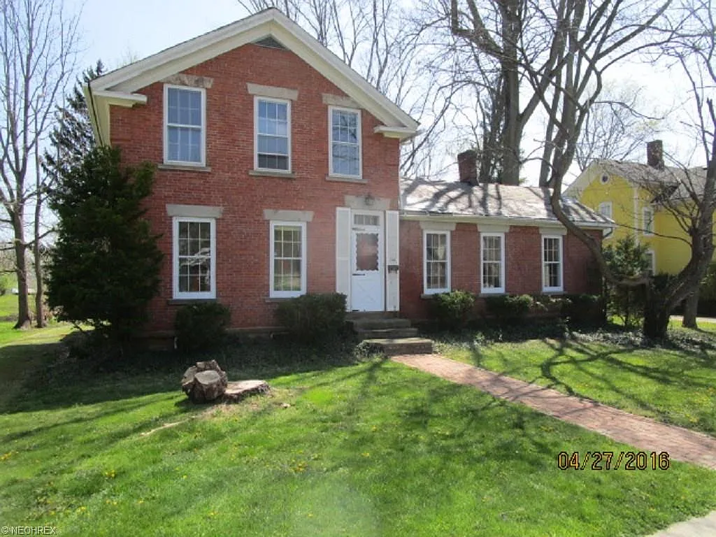 608 N Main St photo 1