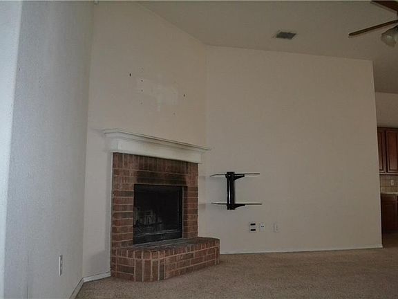 4th image of 1024 Trinidad Dr