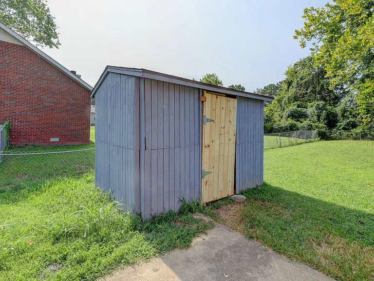 204 Bob White Dr — Photo 37