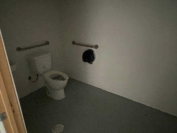 4th image of 412 W National Ave