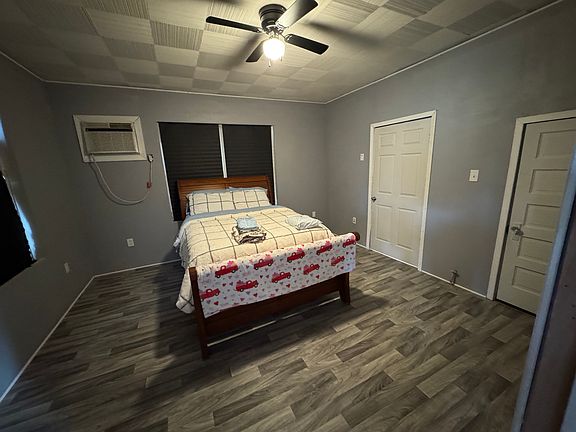 3rd image of 25566 Pearsol St
