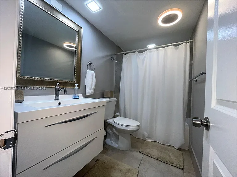 301 SE 3rd St #204 — Photo 12