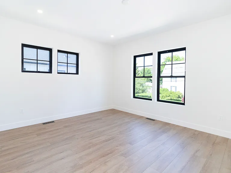 650 Main St #3 — Photo 41