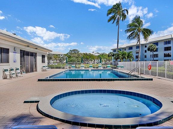 2nd image of 6181 Balboa Circle #301