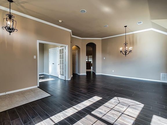 3rd image of 2510 Blue Holly Dr