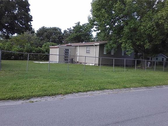 3rd image of 1645 Saint Catherine Dr W