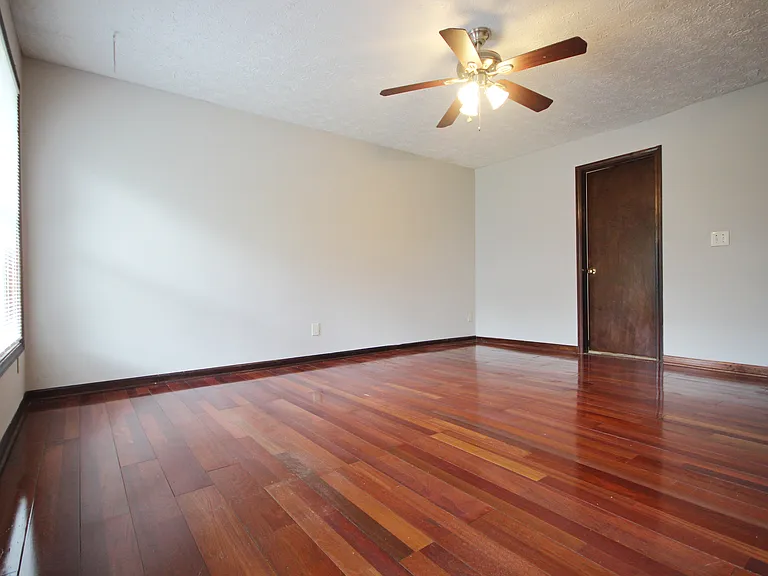 3310 Chastain Xing — Photo 19