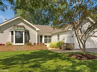 952 Pear Tree Ln, Wheeling, IL 60090