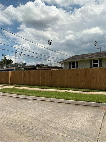 1401 Farrington Dr — Photo 24