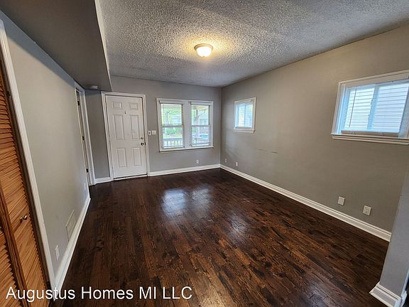 3rd image of 1918 Ardmore Dr