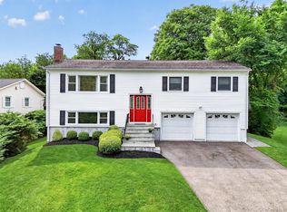 15 Round Tree Lane, Montrose, NY 10548