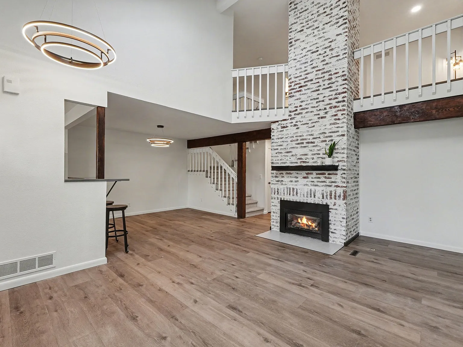 3 bed, 3.5 bath, 1525 sqft, $2,750 — Photo 4