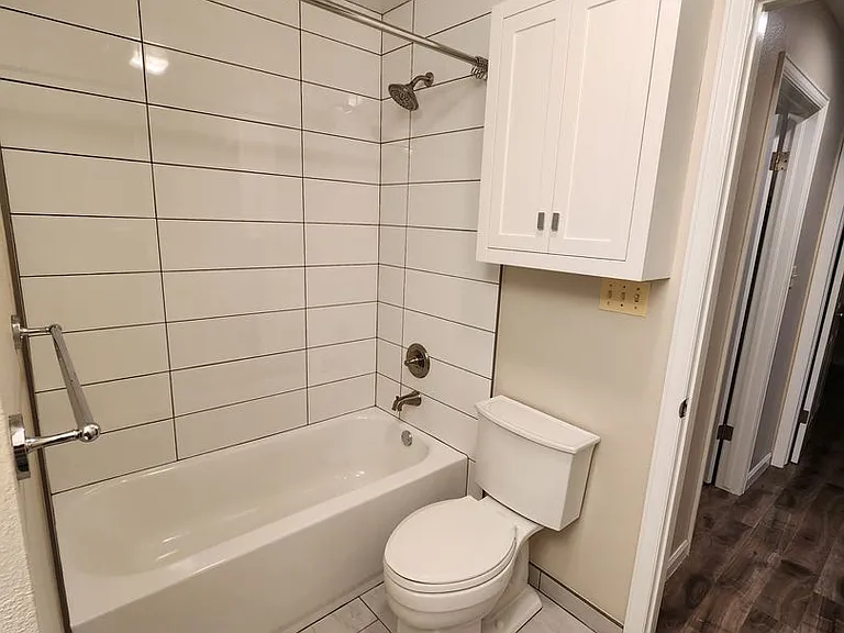 275 Pearl St #9 — Photo 9