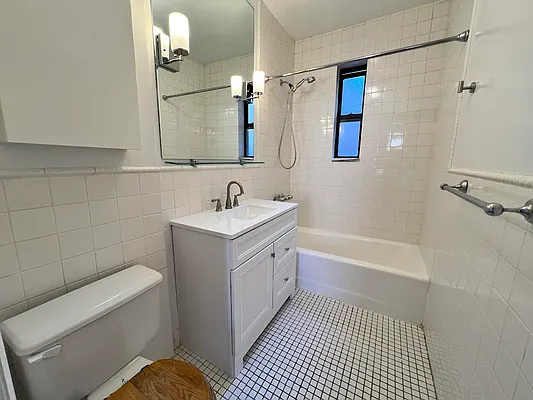 Rented by Oxford Property Group | media 25