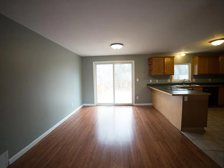 108 Amsden Dr — Photo 17